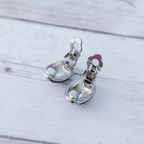 Vintage Clip On Earrings Elegant & Stylish Silver Tone & Clear Gems - Picture 6 of 8